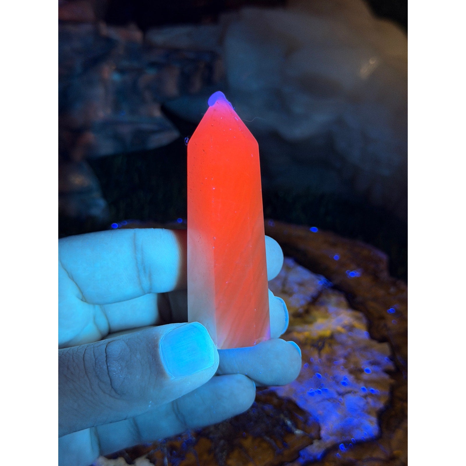 Mangano Calcite Crystal Tower 2.75in 2.3oz