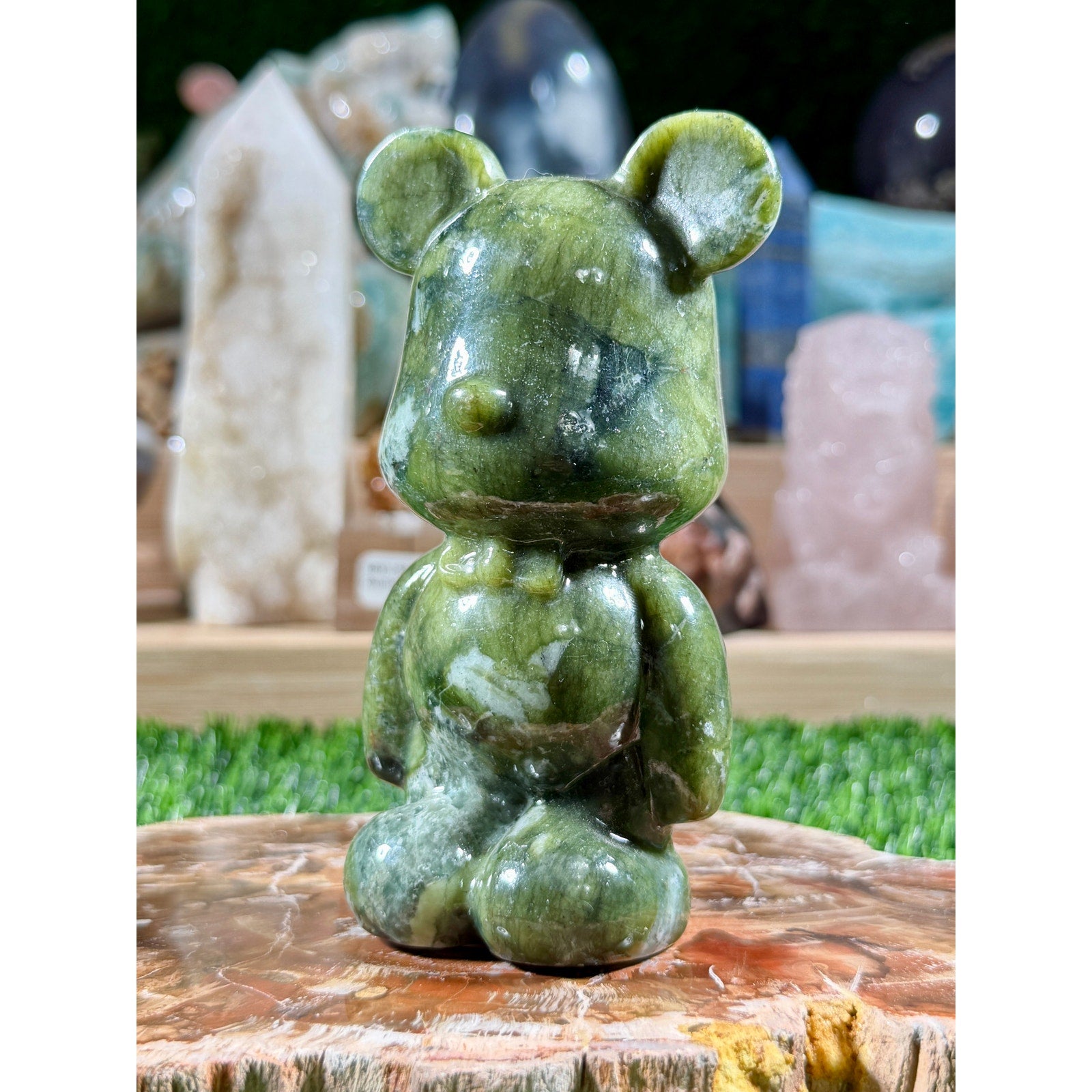 Serpentine Bear Crystal Carving 12.4 oz 4.25in Tall