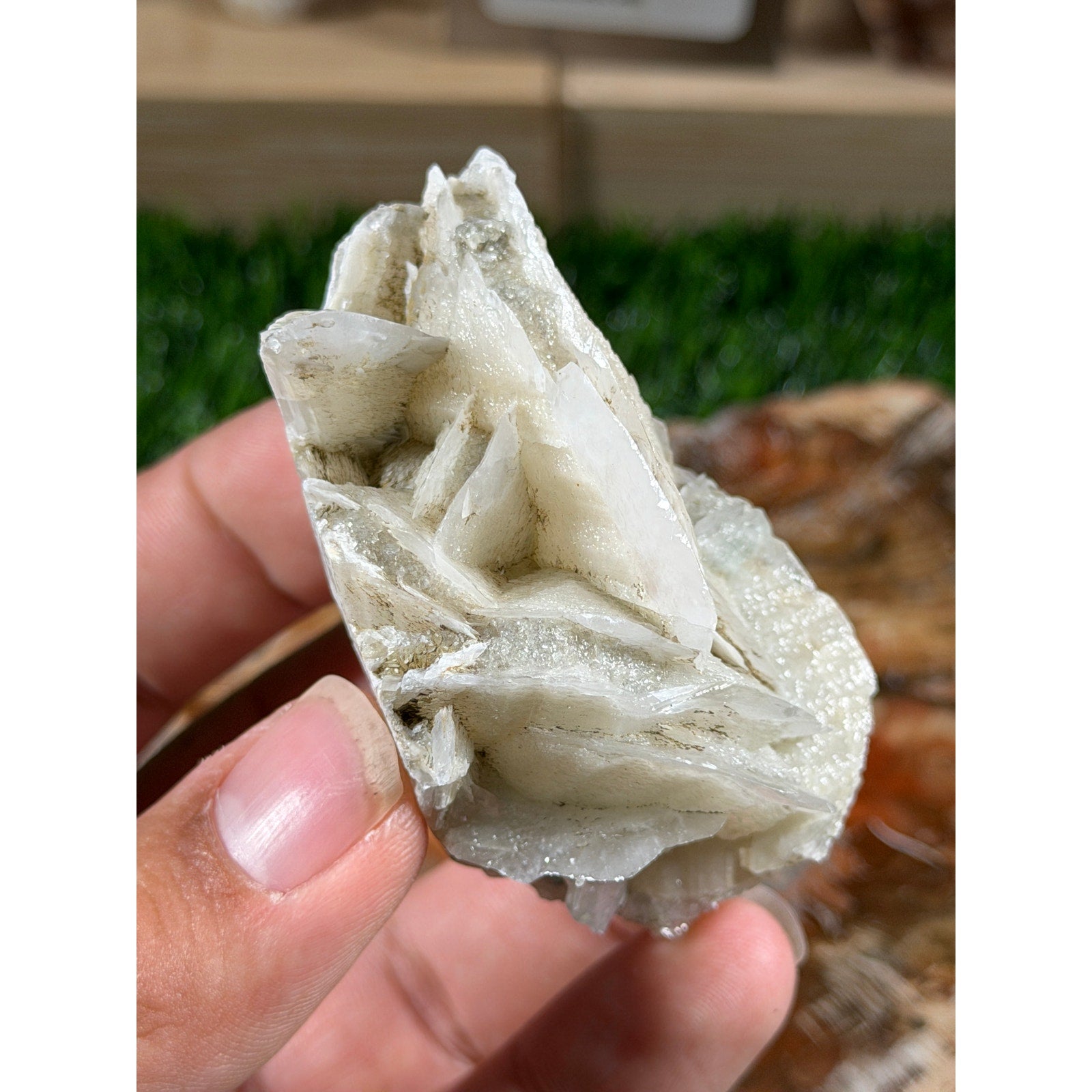 Bladed Calcite Cluster | 3.8 oz / 108 g | UV-Reactive Crystal Blades