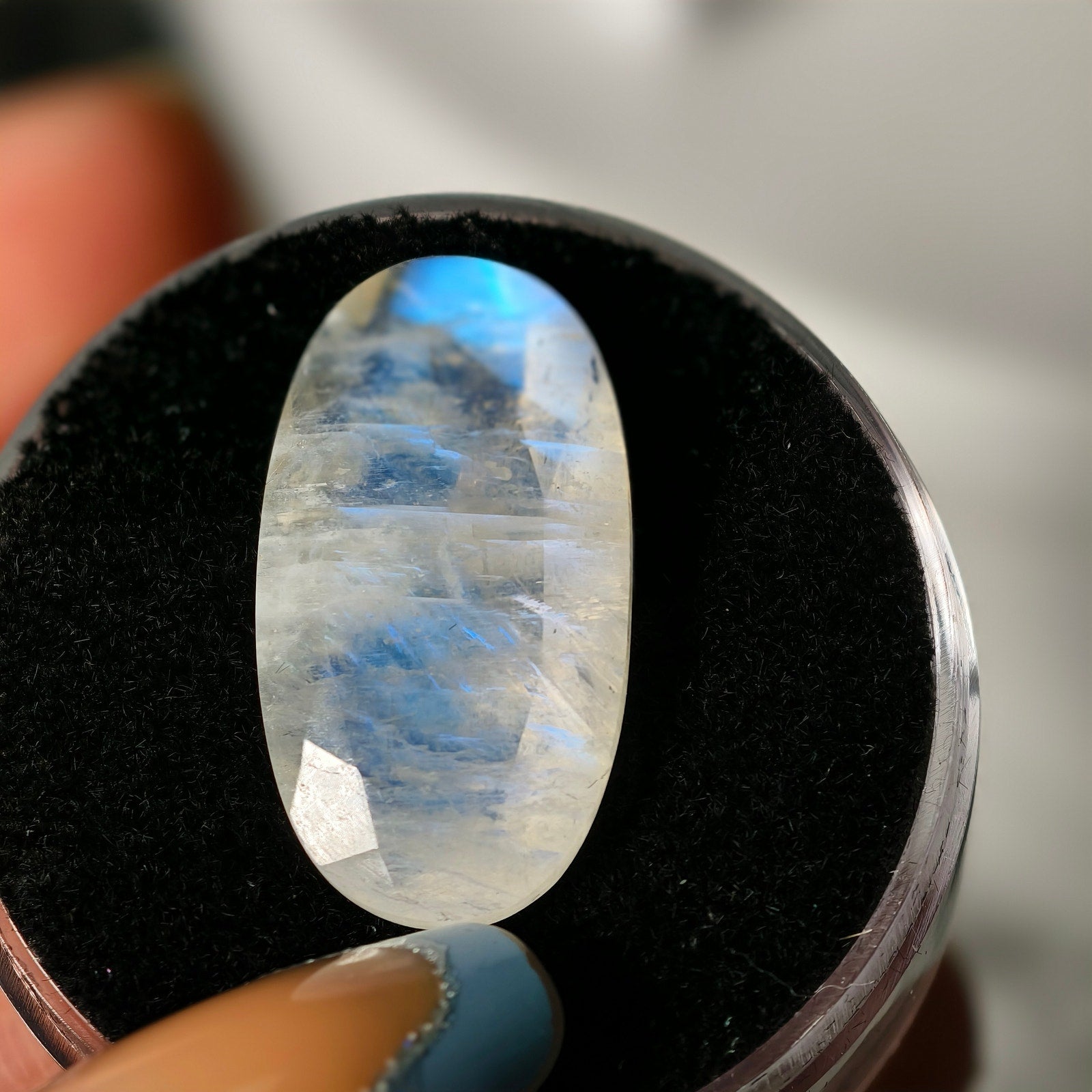 13.75ct Rainbow Moonstone Gemstone – India – Oval Cut