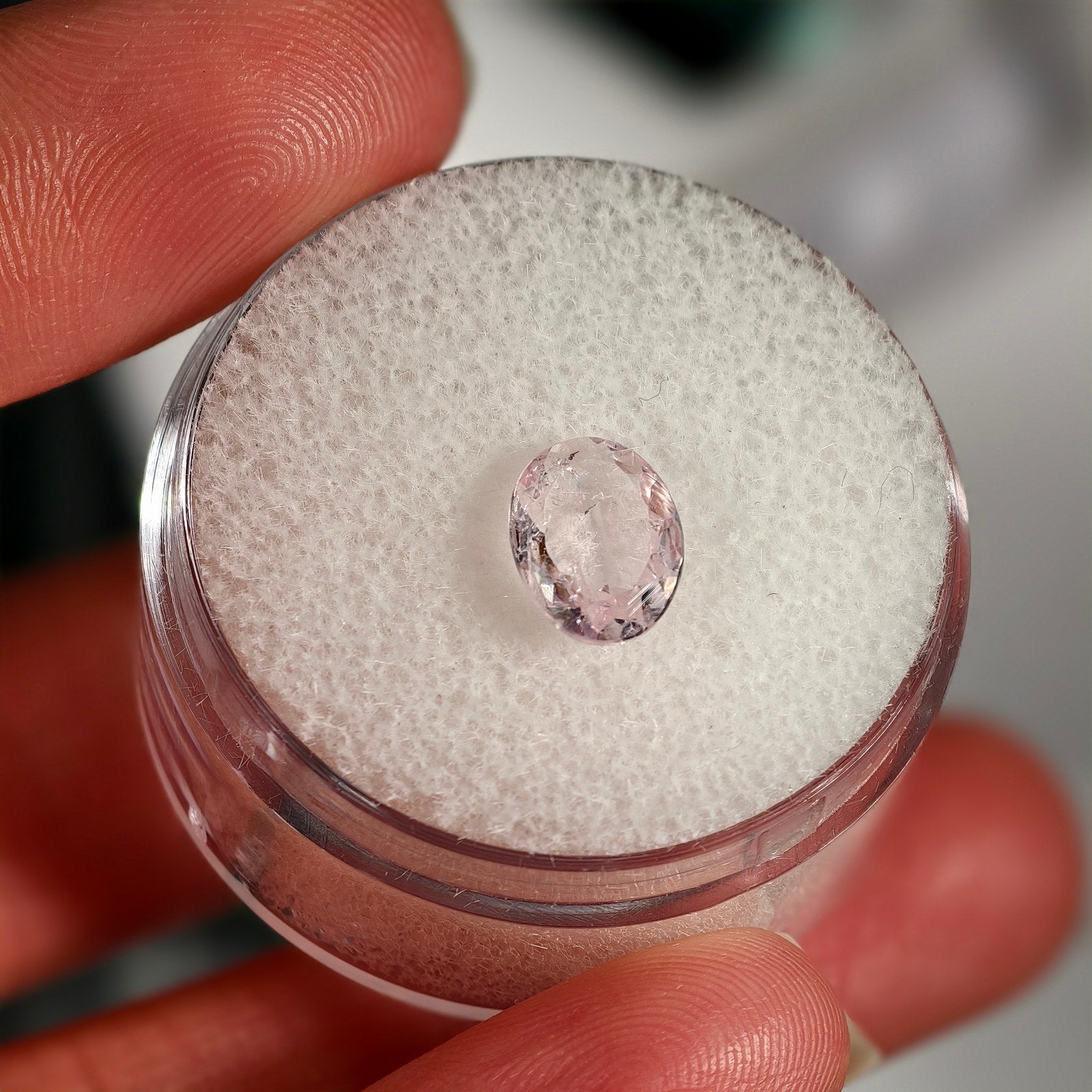 0.90ct Morganite Oval Cut Gemstone